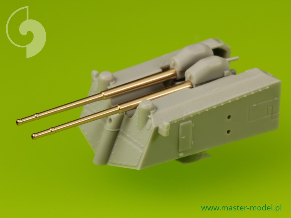 SM-200-007 Немецкий линкор Bismarck - стволы среднего и тяжелого зенитного вооружения - 15см (12 шт), 10,5 см (16 шт)