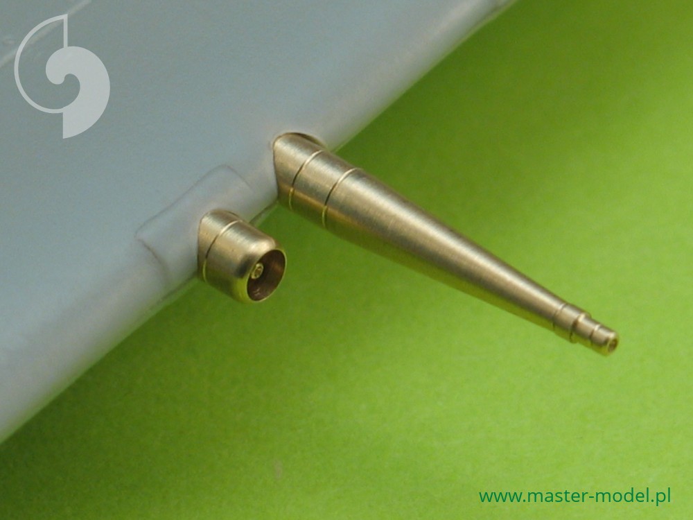 AM-72-005 Набор вооружения для ранних Spitfire крыло тип Е, пушки Hispano 20мм и Browning 12,7мм два варианта